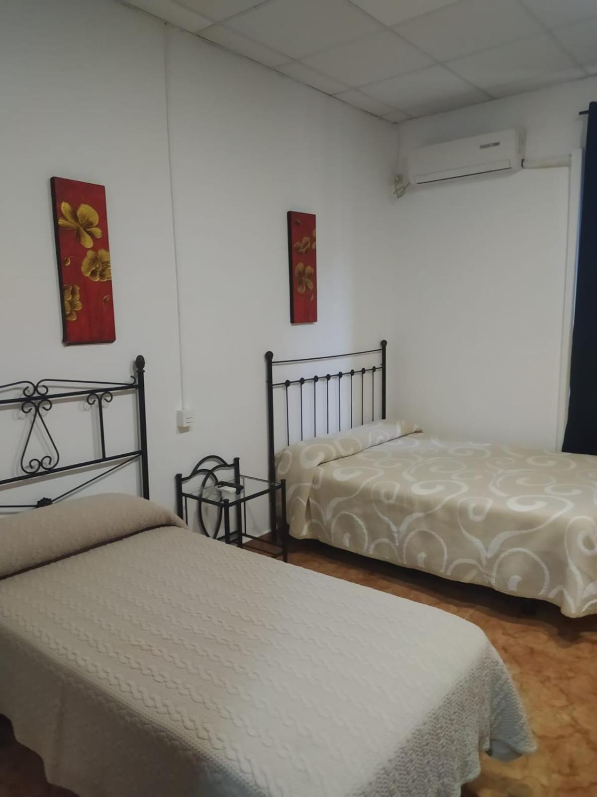 ROOMS Los MONTES Granada Exterior foto